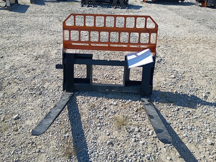#l85-010-•-landhonor-pallet-fork-skid-steer-attachment-image-1