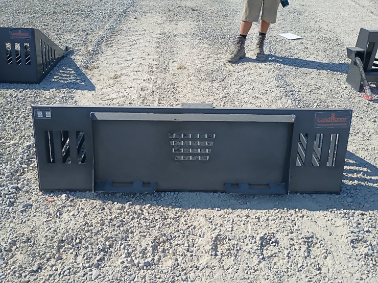 #l85-002-•-landhonor-72"-rock-bucket-skid-steer-attachment-image-3