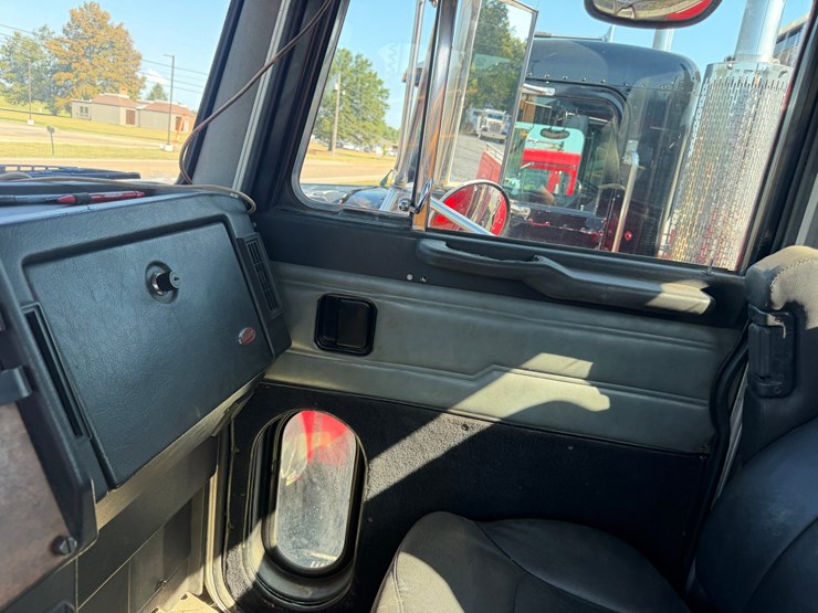 1997-peterbilt-378-image-121