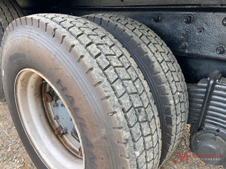 2007-mack-cv713-granite-tri-axle-dump-truck-image-12