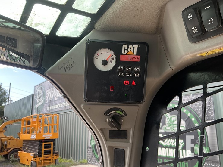 2019-caterpillar-249d3-image-16