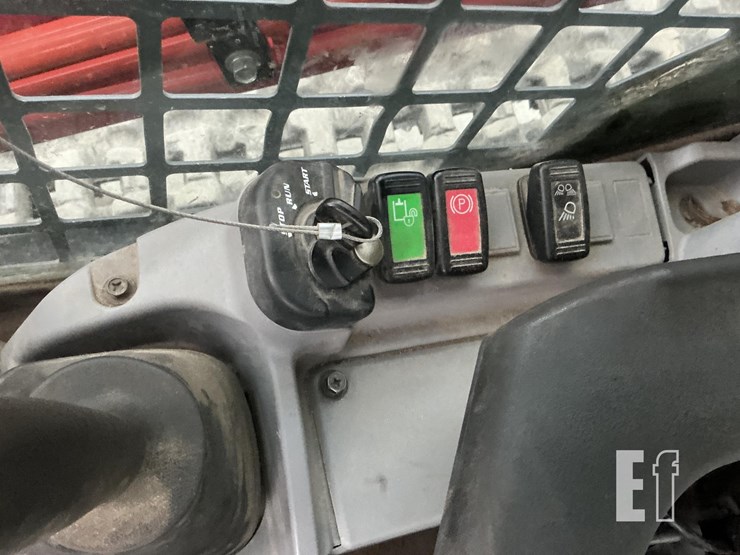 2023-kubota-svl97-2-image-18