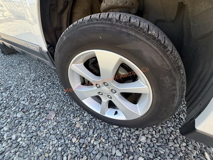2013-subaru-outback-image-15