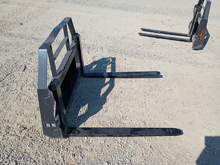 #l85-016-•-landhonor-pallet-fork-mini-skid-steer-attachment-image-4