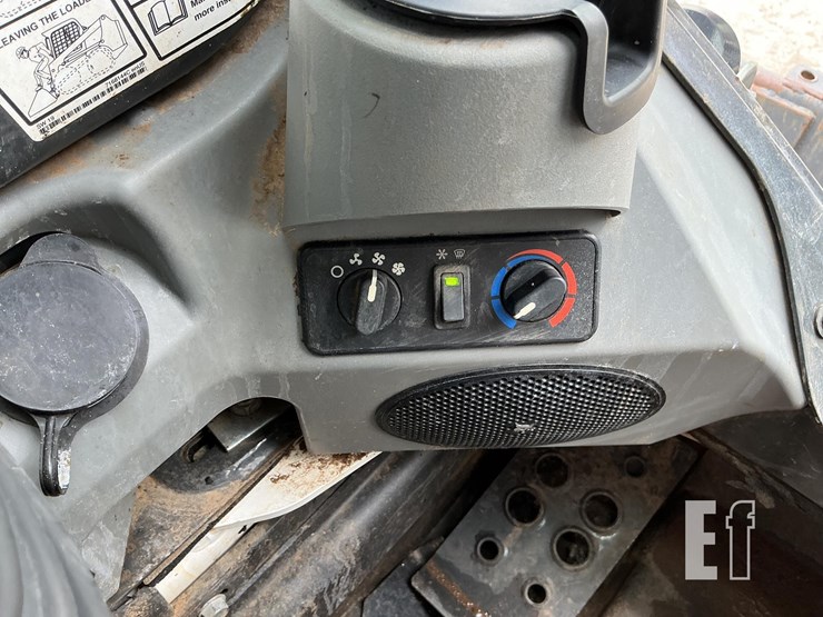 2023-bobcat-t770-image-16