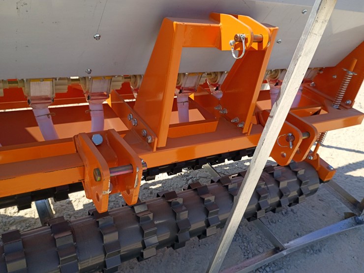 #l85-045-•-landhonor-seeder-skid-steer-attachment-(3-point)-image-10