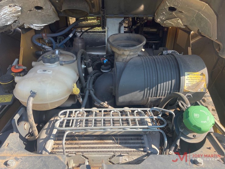 2024-deere-331g-image-11