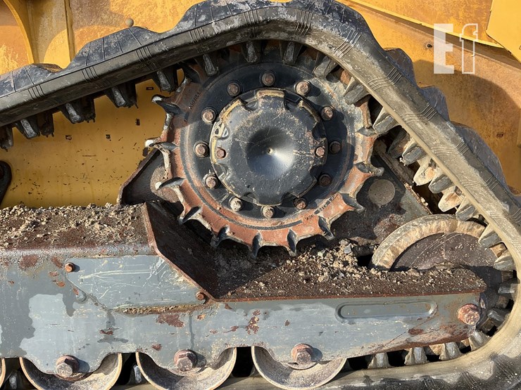 2023-deere-317g-image-9