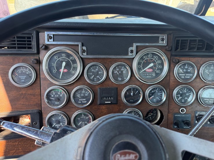 1997-peterbilt-378-image-127