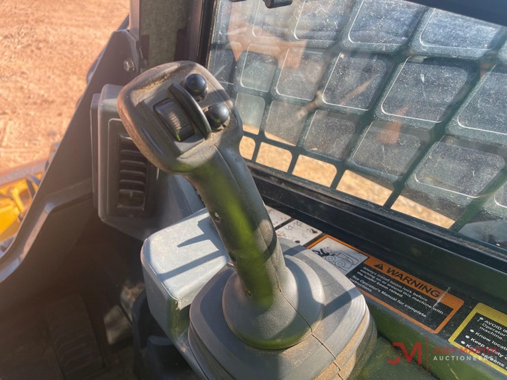 2024-deere-331g-image-22