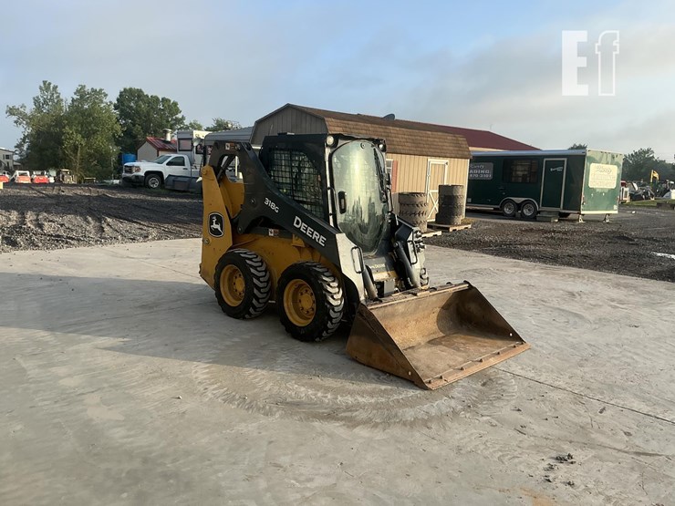 2022-deere-318g-image-6