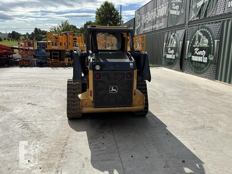 2015-deere-319e-image-3