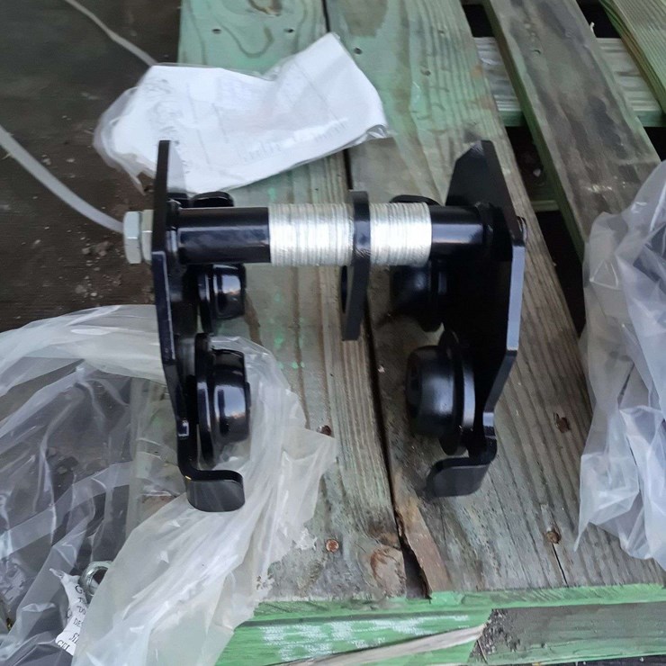 UNUSED GEAR TROLLEY