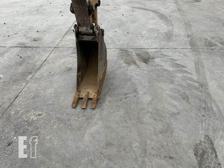 2015-caterpillar-305e2-cr-image-11