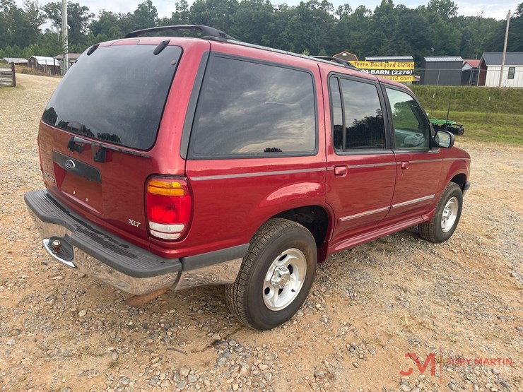1998-ford-explorer-xlt-image-3