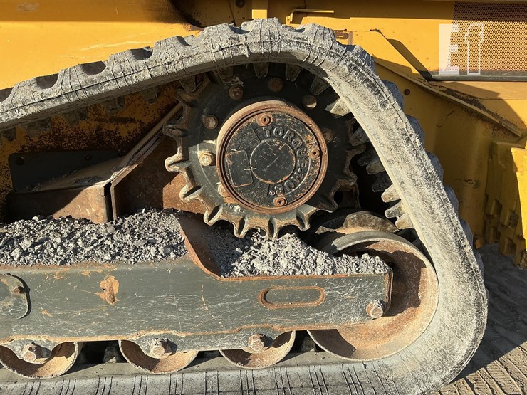 2021-deere-333g-image-9