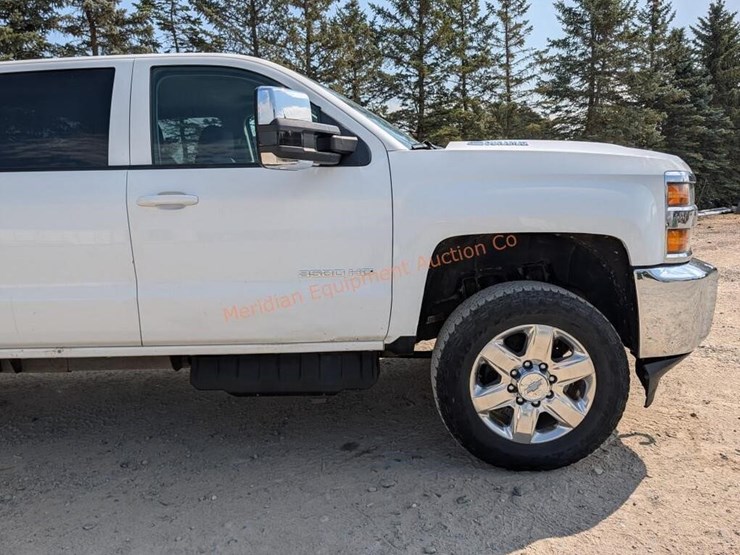 2017-chevrolet-silverado-3500-image-46