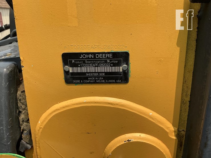 2015-deere-323e-image-19