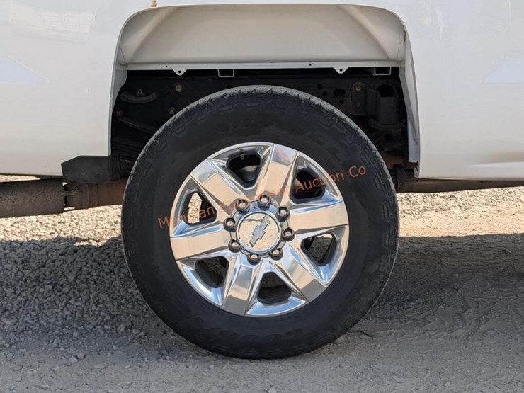 2017-chevrolet-silverado-3500-image-35