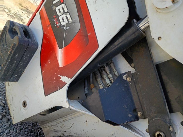 2022-bobcat-t66-image-72