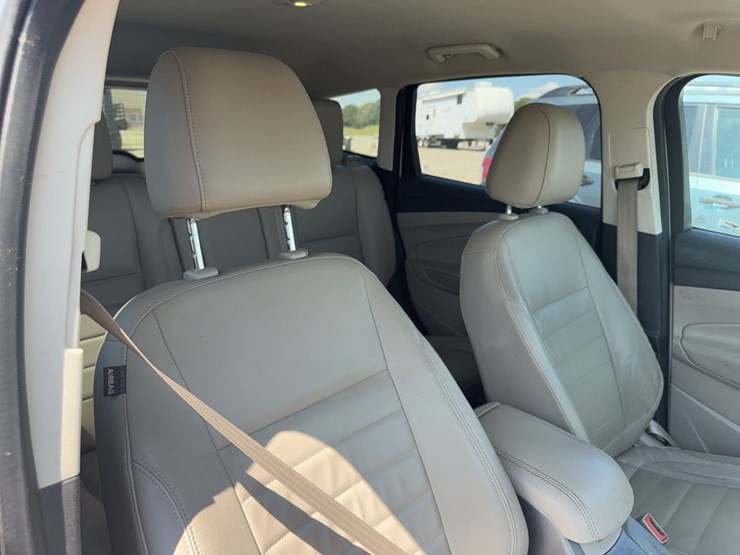 2014-ford-escape-image-28