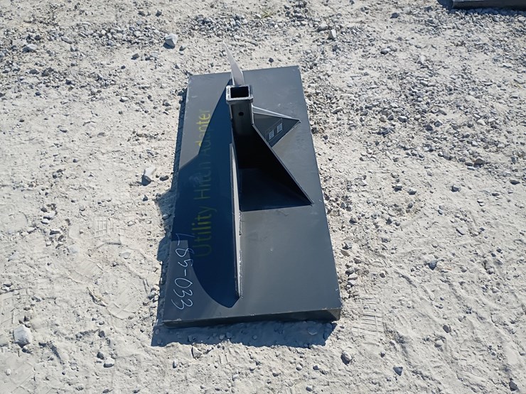 #l85-033-•-landhonor-utility-hitch-adapter-skid-steer-attachment-image-2