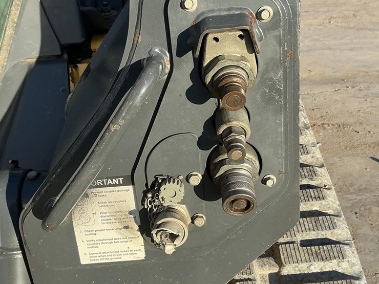 2021-deere-333g-image-13