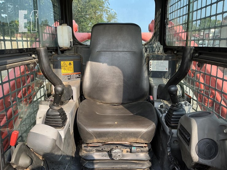 2014-kubota-svl90-2-image-14