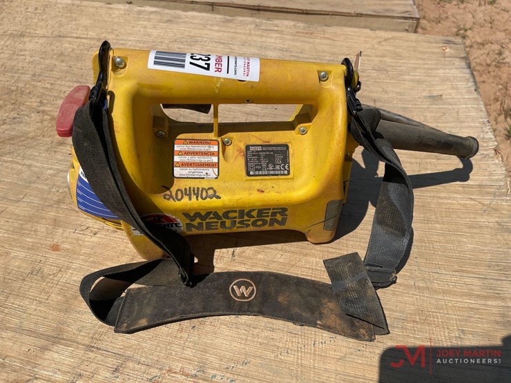 2-hp-concrete-vibrator-with-shoulder-strap-image-4