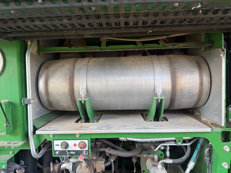 2015-john-deere-cp690-image-103