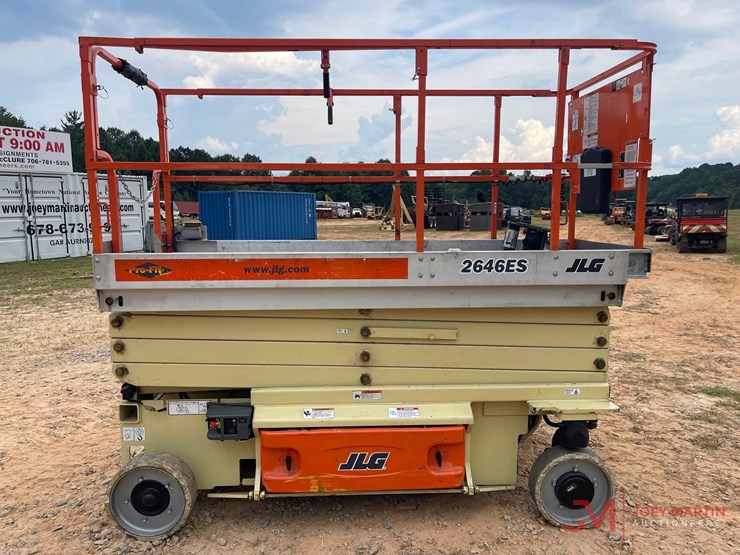 2009-jlg-2646es-image-6