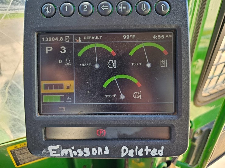 2016-deere-848l-image-15