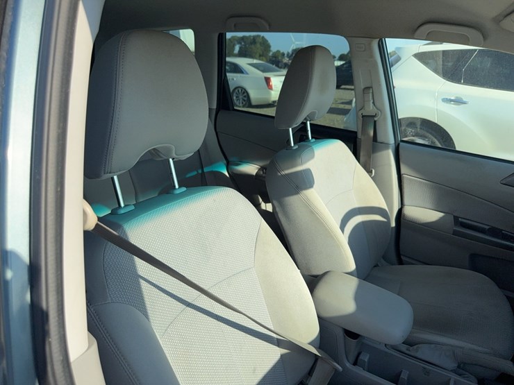 2012-subaru-forester-image-30