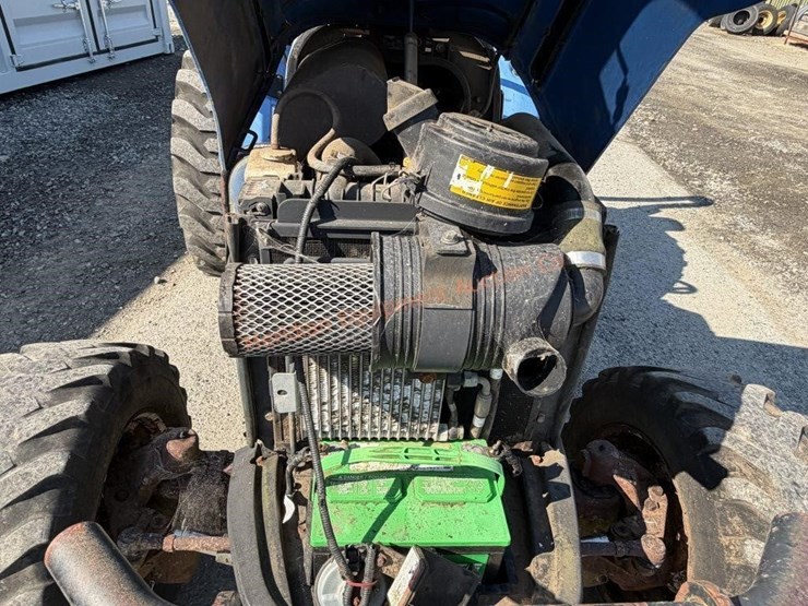 new-holland-boomer-50-image-26