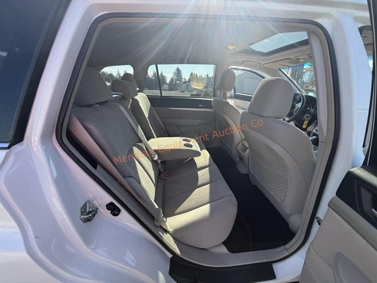 2013-subaru-outback-image-33