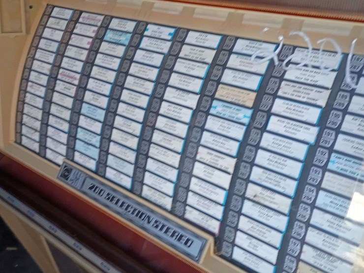 ami-200-selection-jukebox-w/-records-image-3