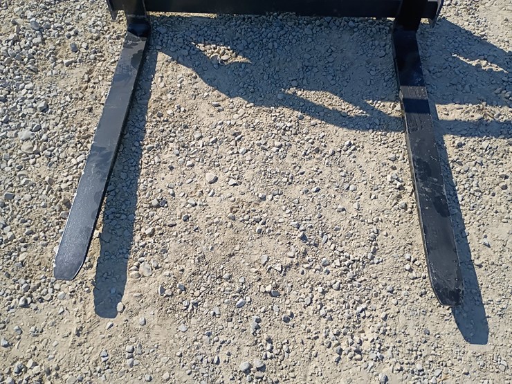 #l85-016-•-landhonor-pallet-fork-mini-skid-steer-attachment-image-5