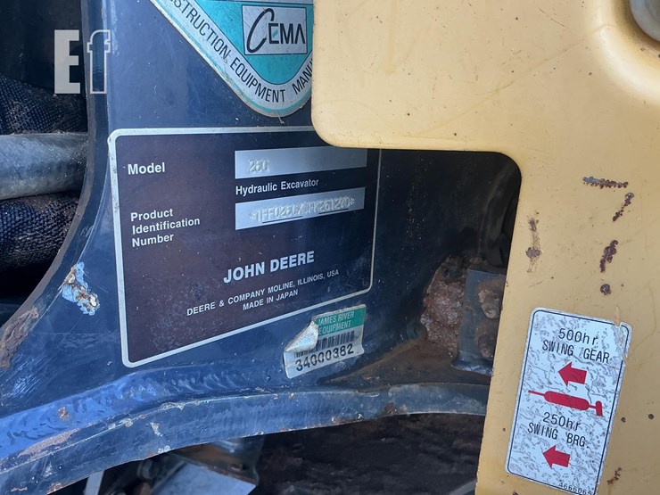 2015-deere-26g-image-17