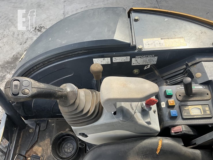 2015-deere-26g-image-14