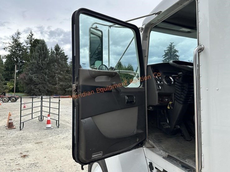 2007-kenworth-t300-image-22