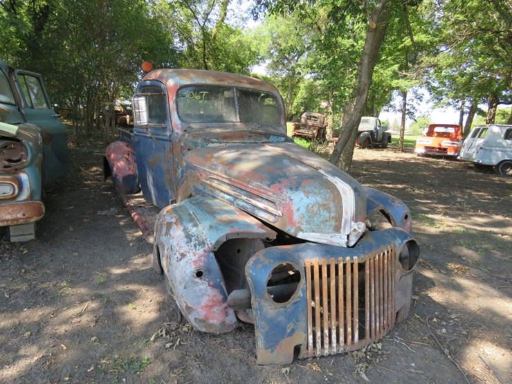 1946-ford-pickup-image-1