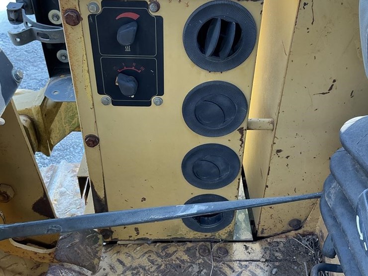 1995-caterpillar-d3c-iii-image-17