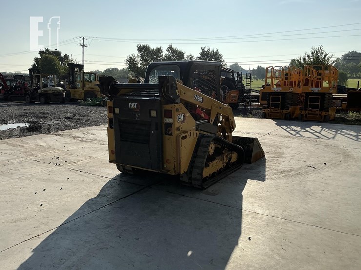 2020-caterpillar-249d3-image-4