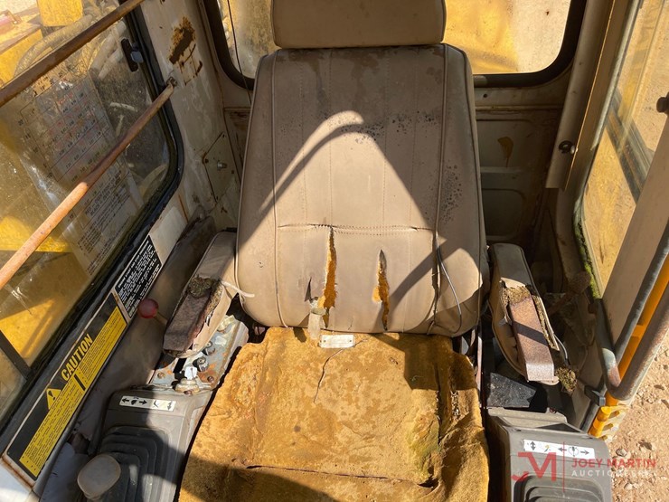 1987-deere-690d-image-21