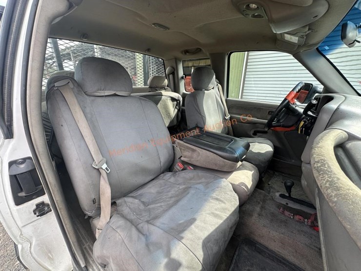 2000-chevrolet-k2500-image-12