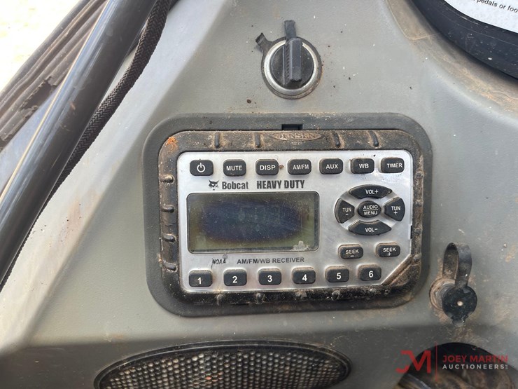 2016-bobcat-t770-image-18