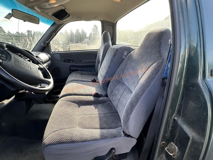 1999-dodge-ram-3500-image-21