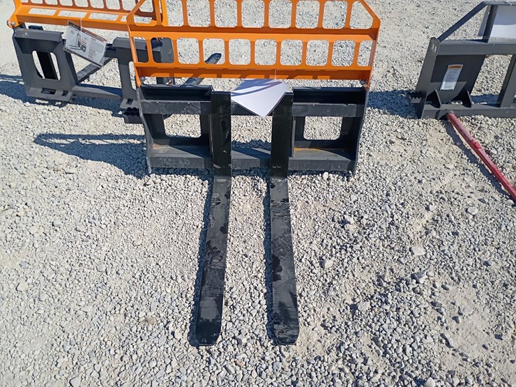 #l85-021-•-landhonor-pallet-fork-skid-steer-attachment-image-1