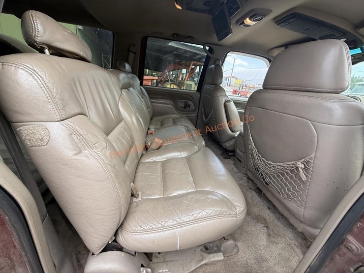 1998-chevrolet-suburban-1500-image-24