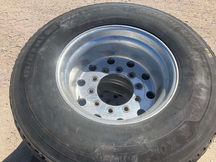 michelin-455/55/22.5-tires-with-10-lug-rims-image-3